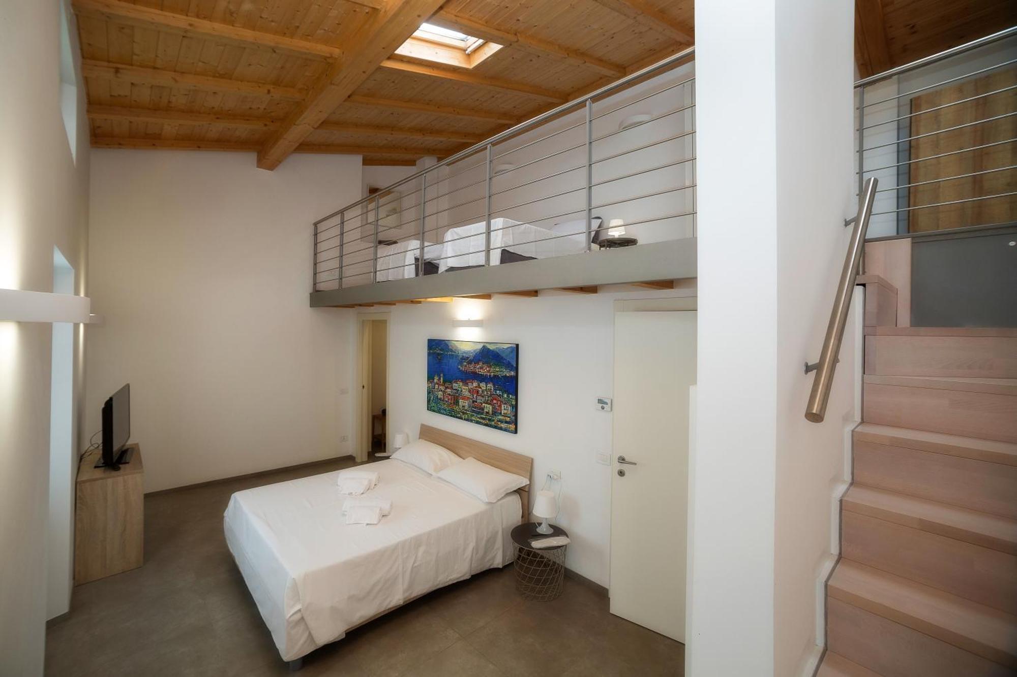 פיזונייה Lakefront Home Residenza Il Gallo In Riva Al Lago מראה חיצוני תמונה