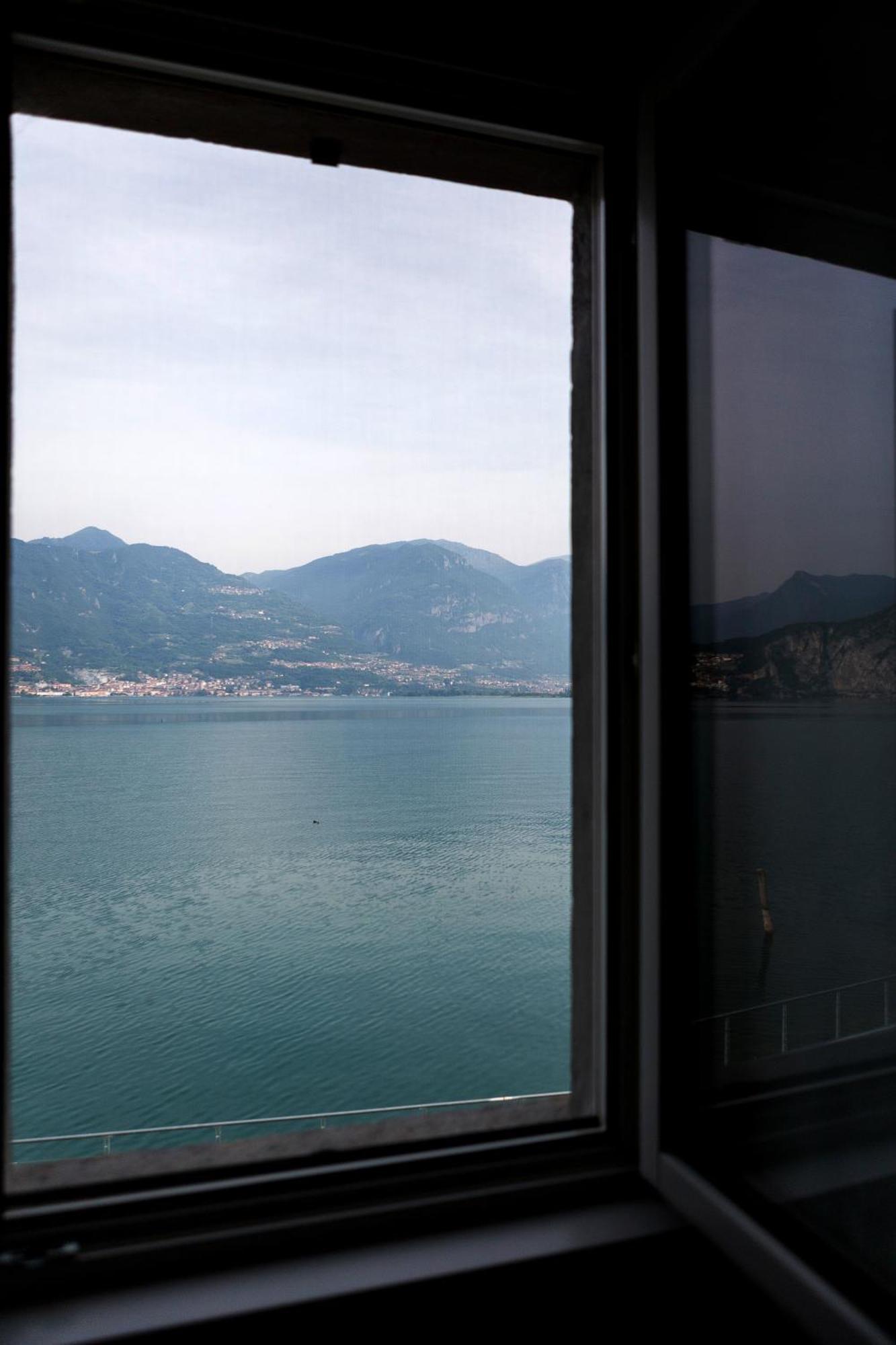 פיזונייה Lakefront Home Residenza Il Gallo In Riva Al Lago מראה חיצוני תמונה